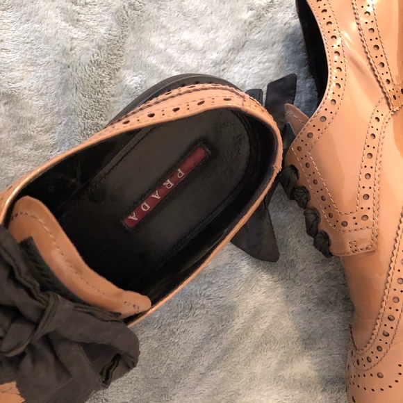 Authentic Prada brogues with ribbon lace - Picture 2 of 3